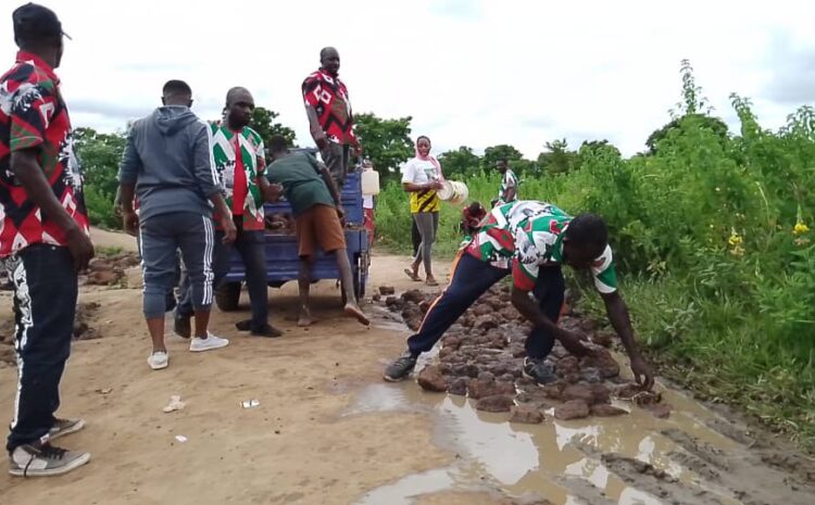 Upper West: NDC Youth Wing in Wa West Organizes Communal Labor to Fix Deplorable Road